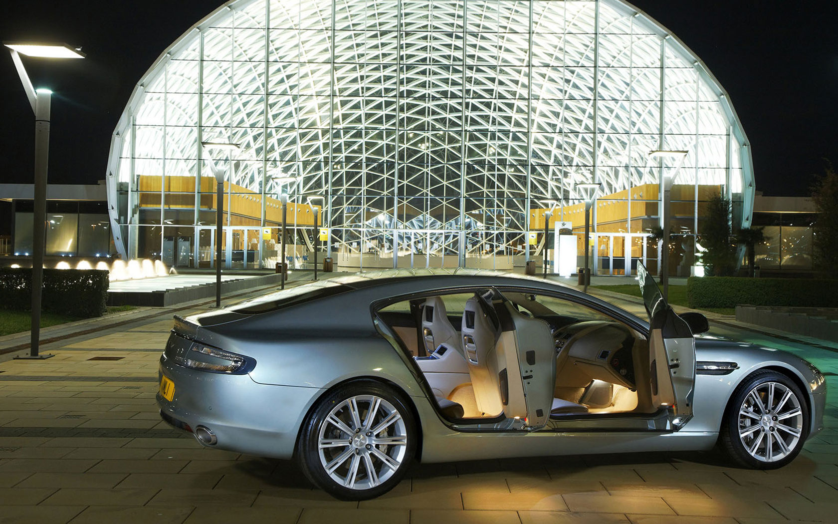  Aston Martin Rapide (2010-2012)