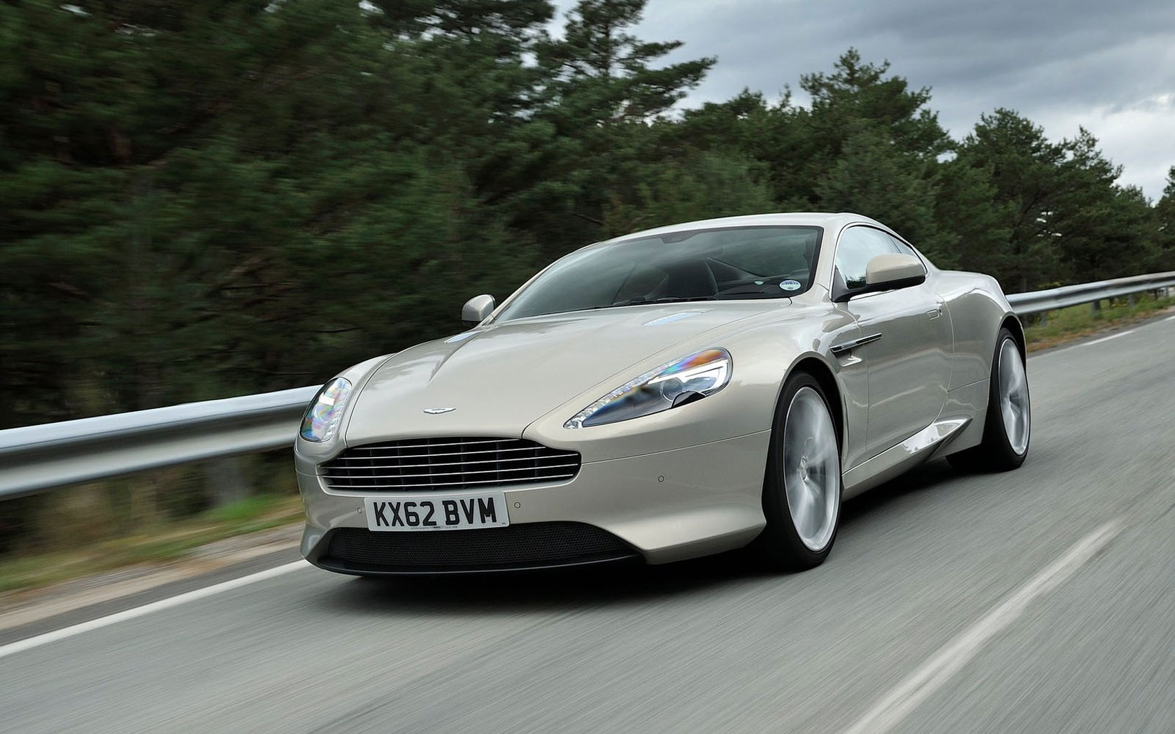 Aston Martin DB9