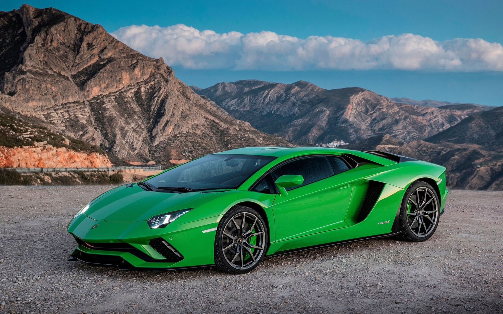 Lamborghini Aventador s зеленая