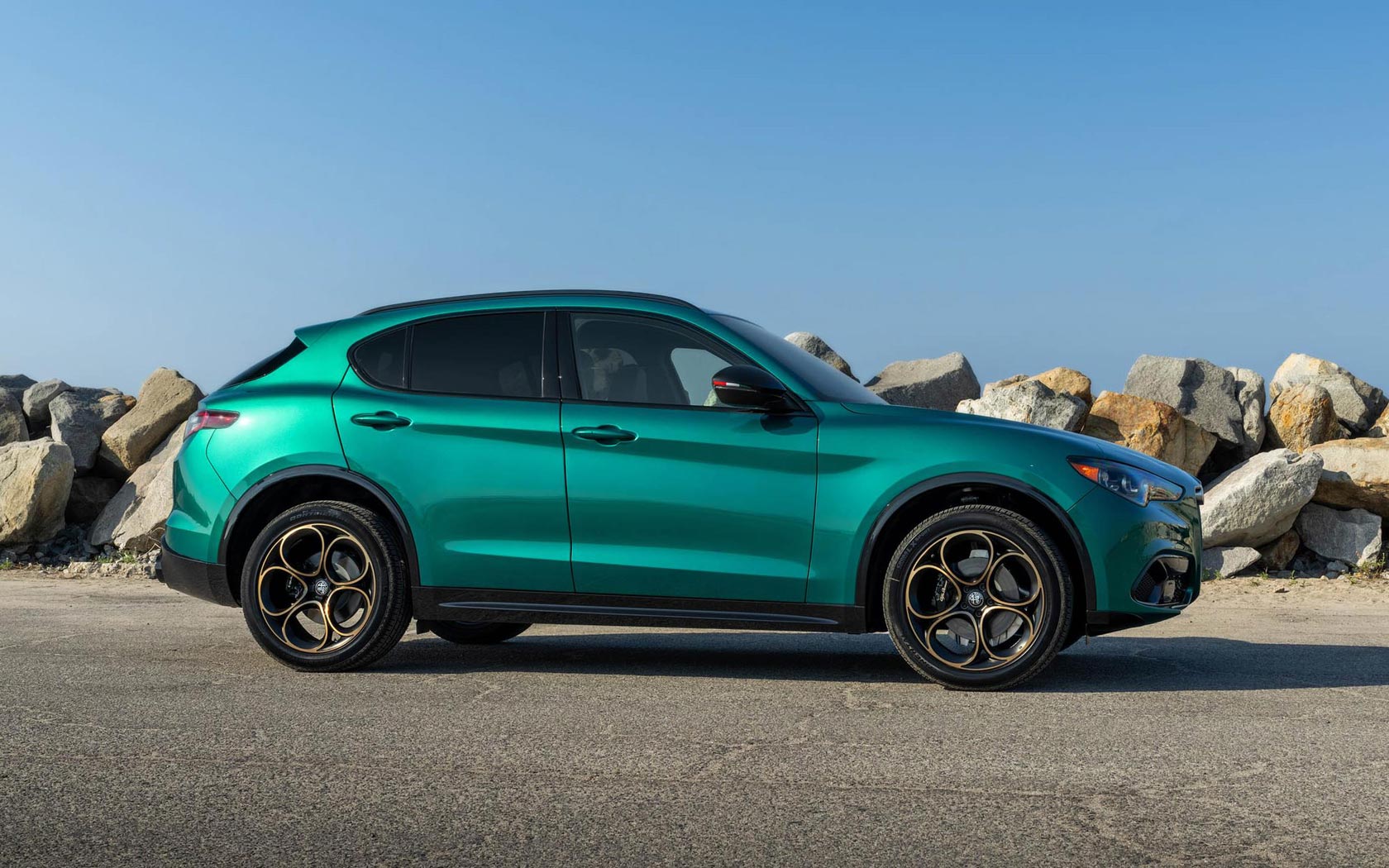 ���� Alfa Romeo Stelvio 