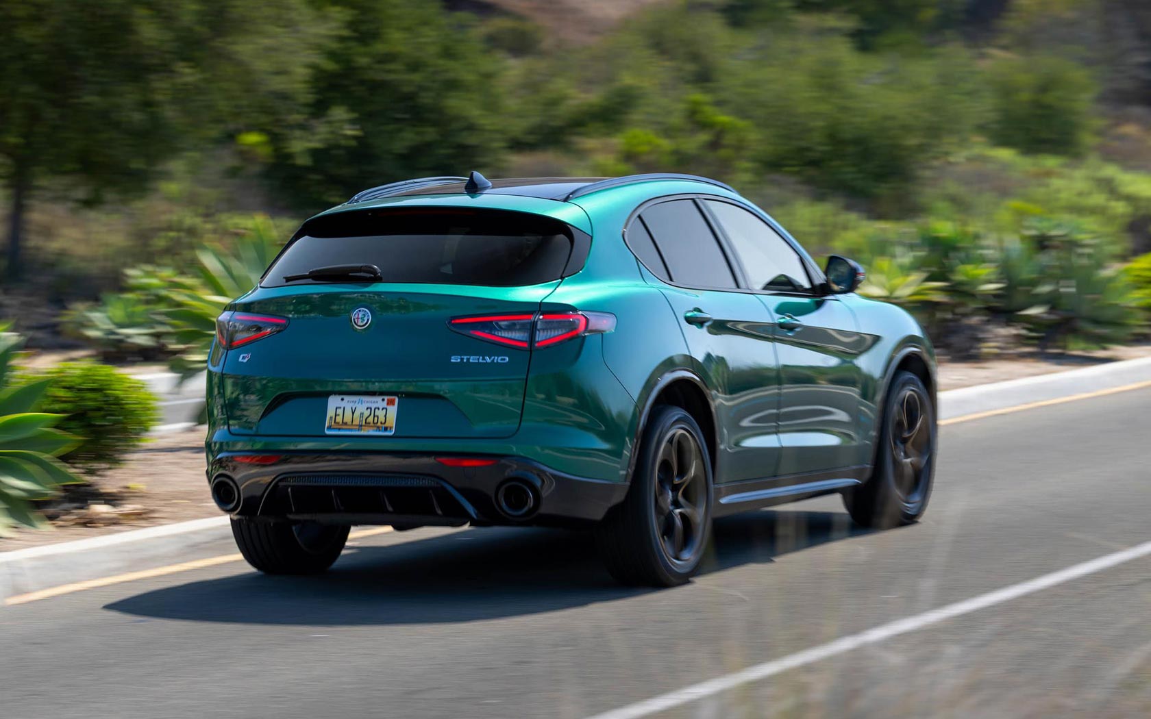���� Alfa Romeo Stelvio 