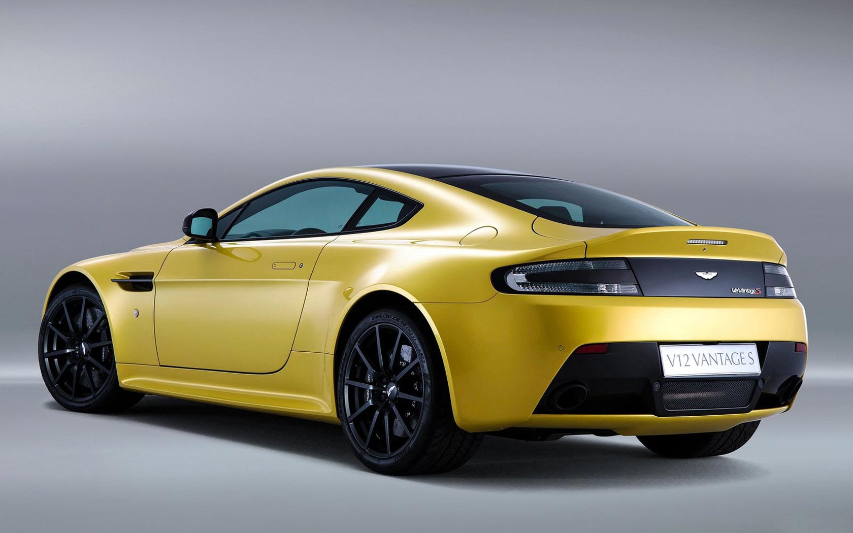  Aston Martin V12 Vantage S 