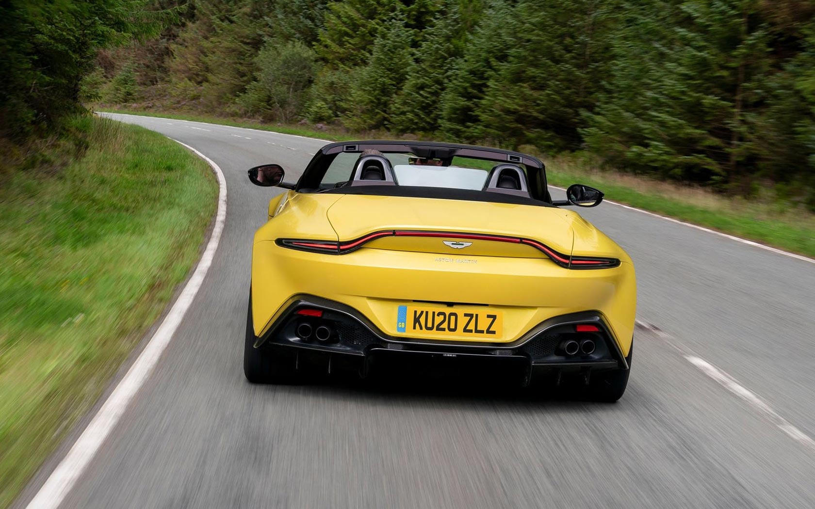  Aston Martin V8 Vantage Roadster 