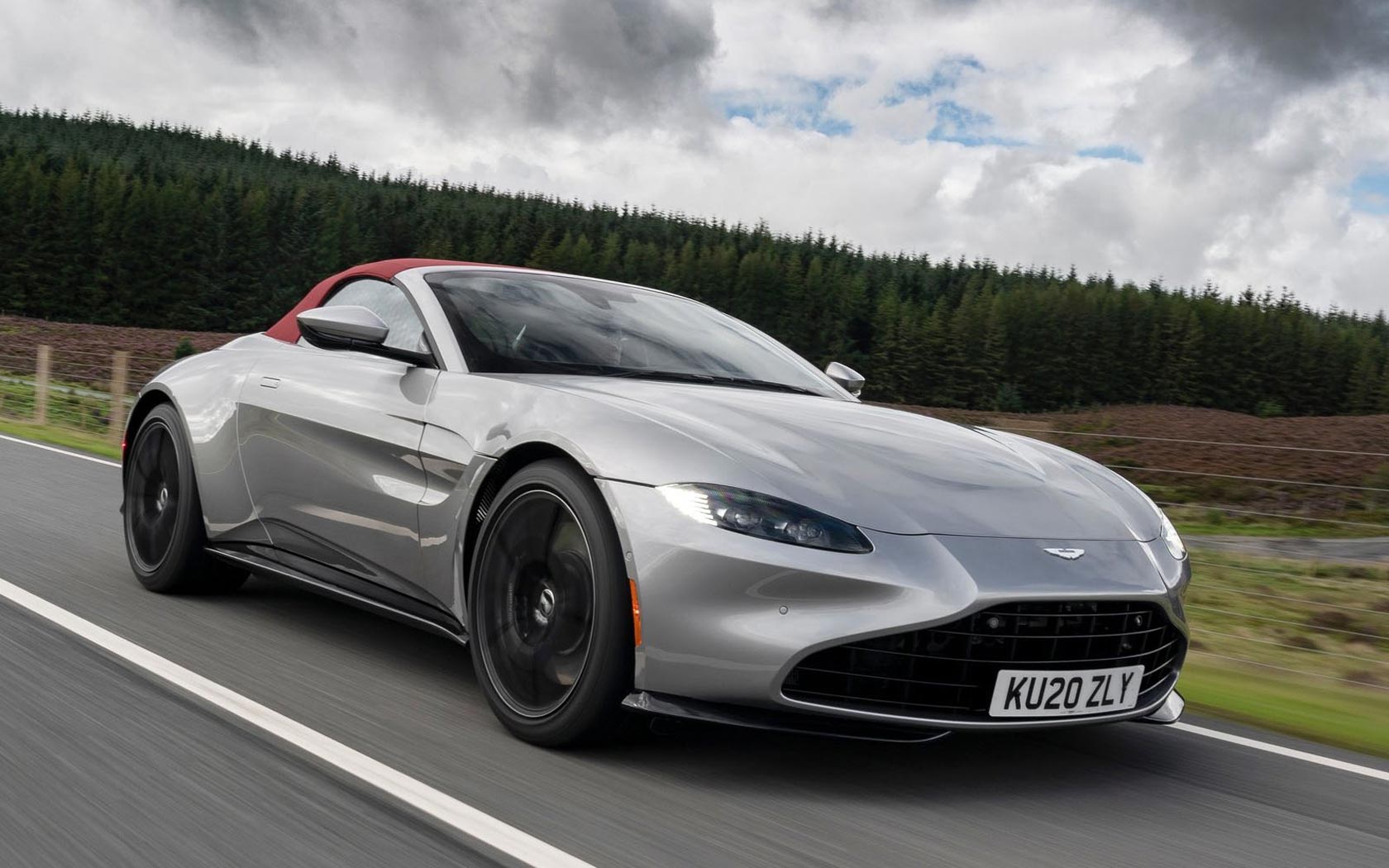  Aston Martin V8 Vantage Roadster 