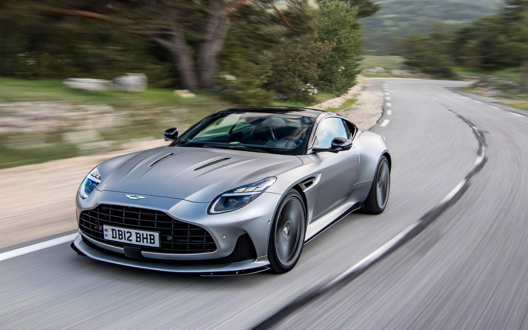  Aston Martin DB12 