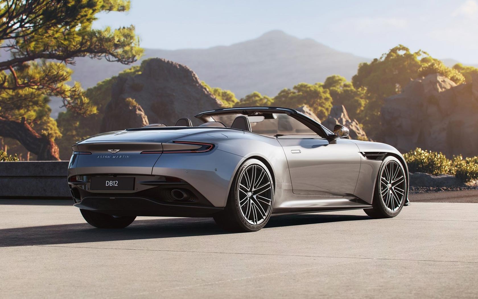  Aston Martin DB12 Volante 