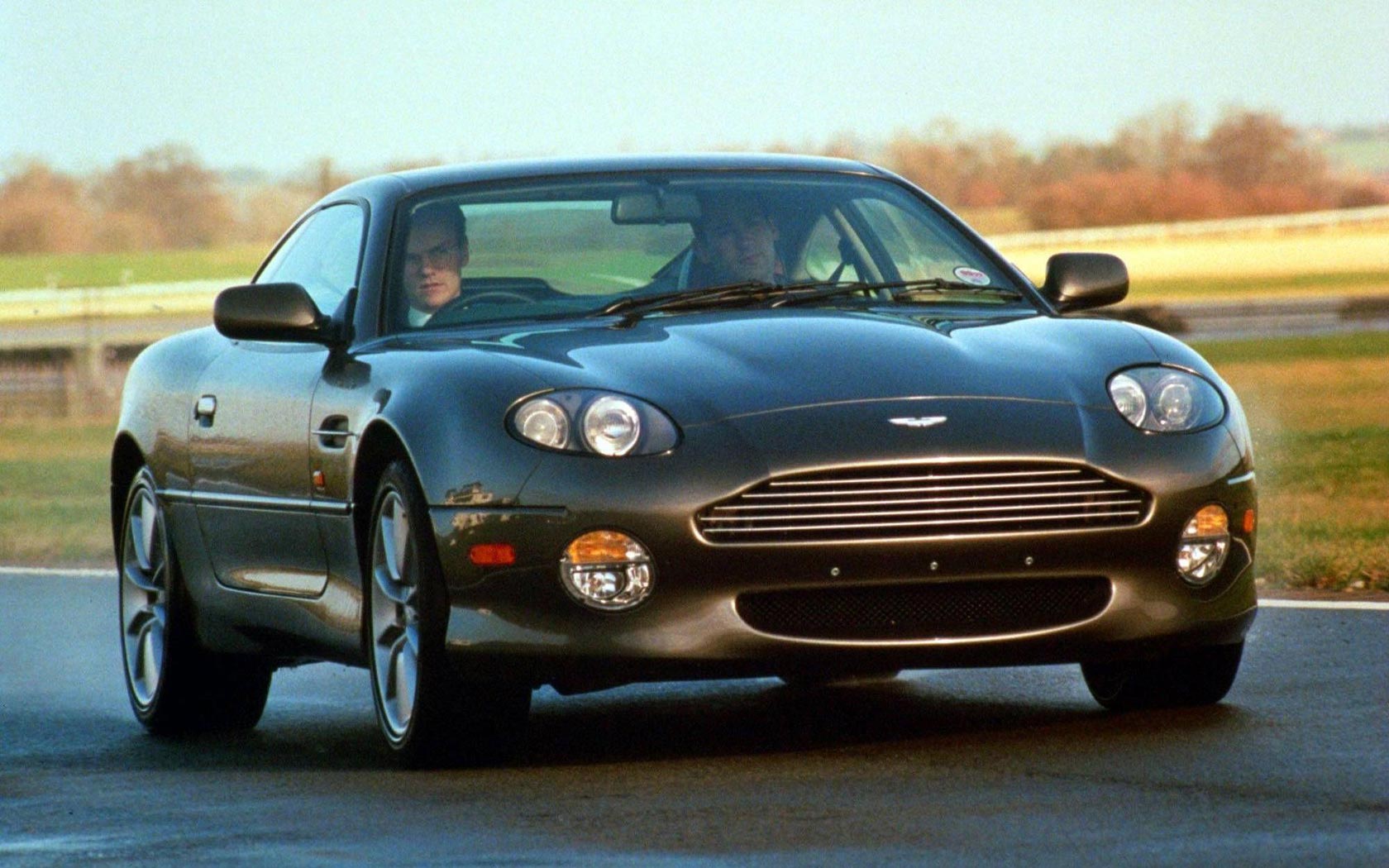  Aston Martin DB7 Vantage 