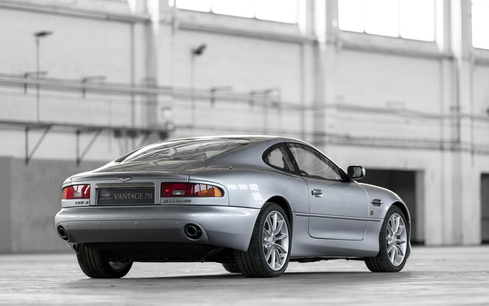  Aston Martin DB7 Vantage 