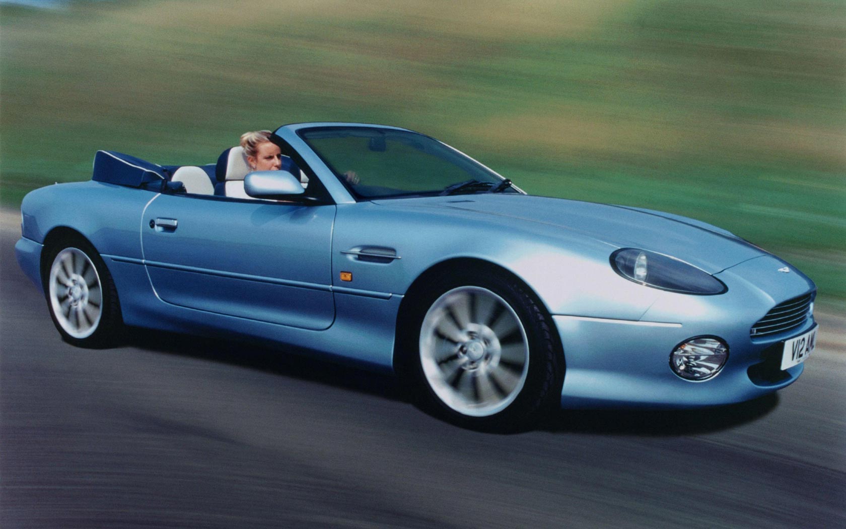  Aston Martin DB7 Volante 