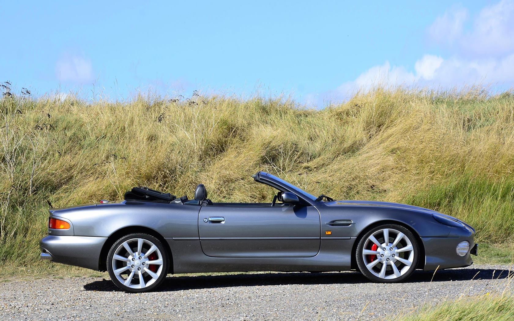  Aston Martin DB7 Volante 