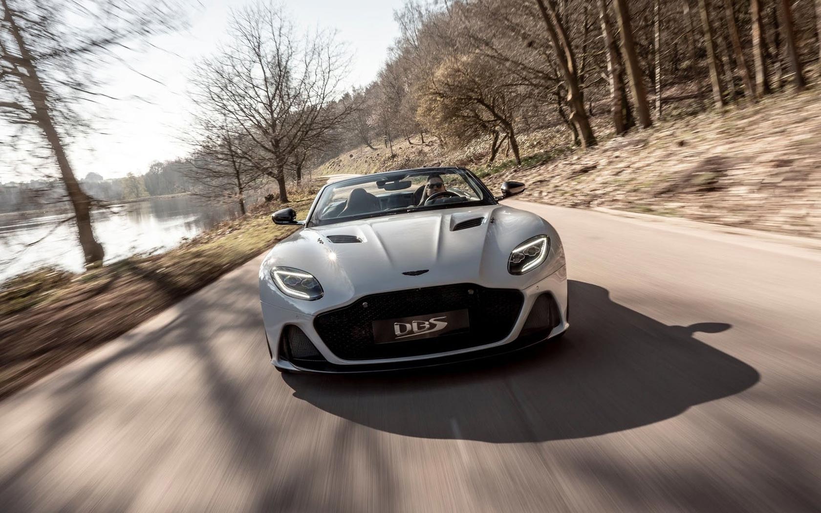 Aston Martin DBS Superleggera Р·РµР»РµРЅС‹Р№