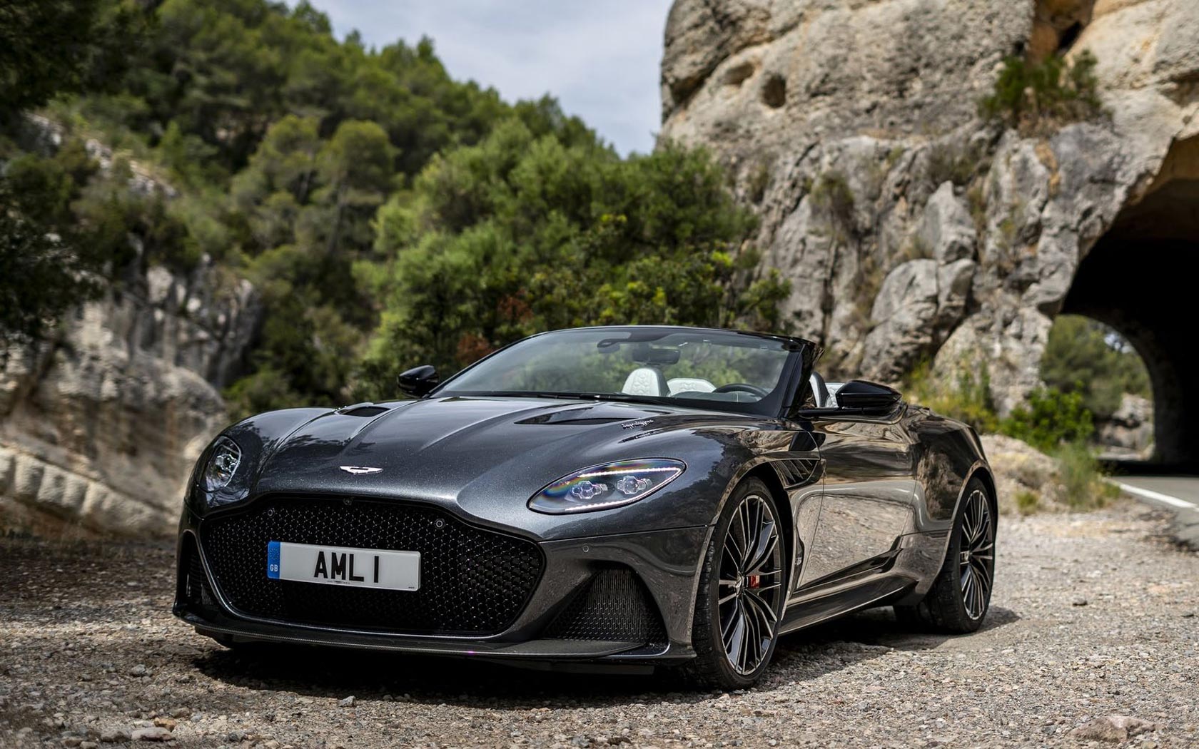  Aston Martin DBS Superleggera Volante 