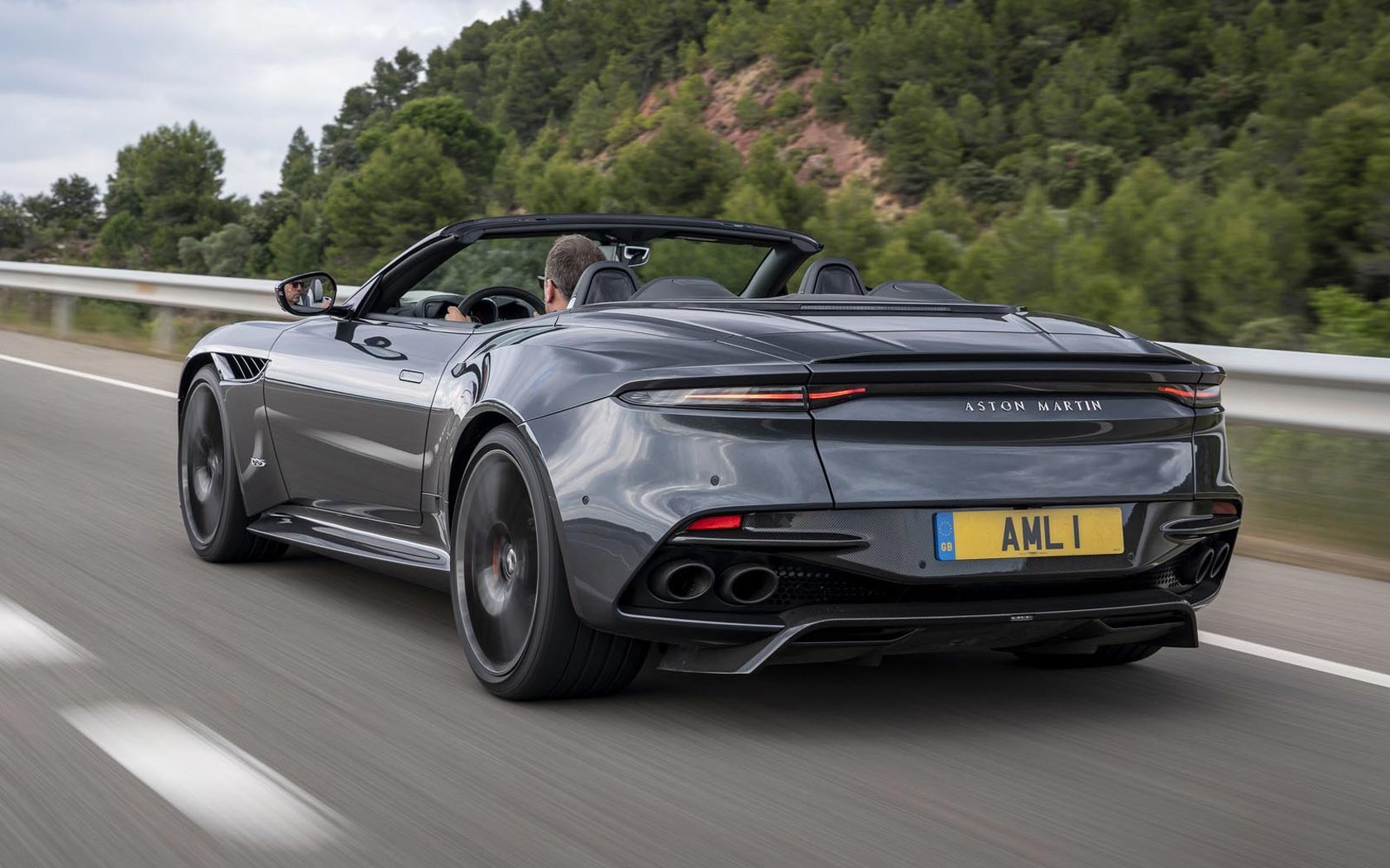  Aston Martin DBS Superleggera Volante 