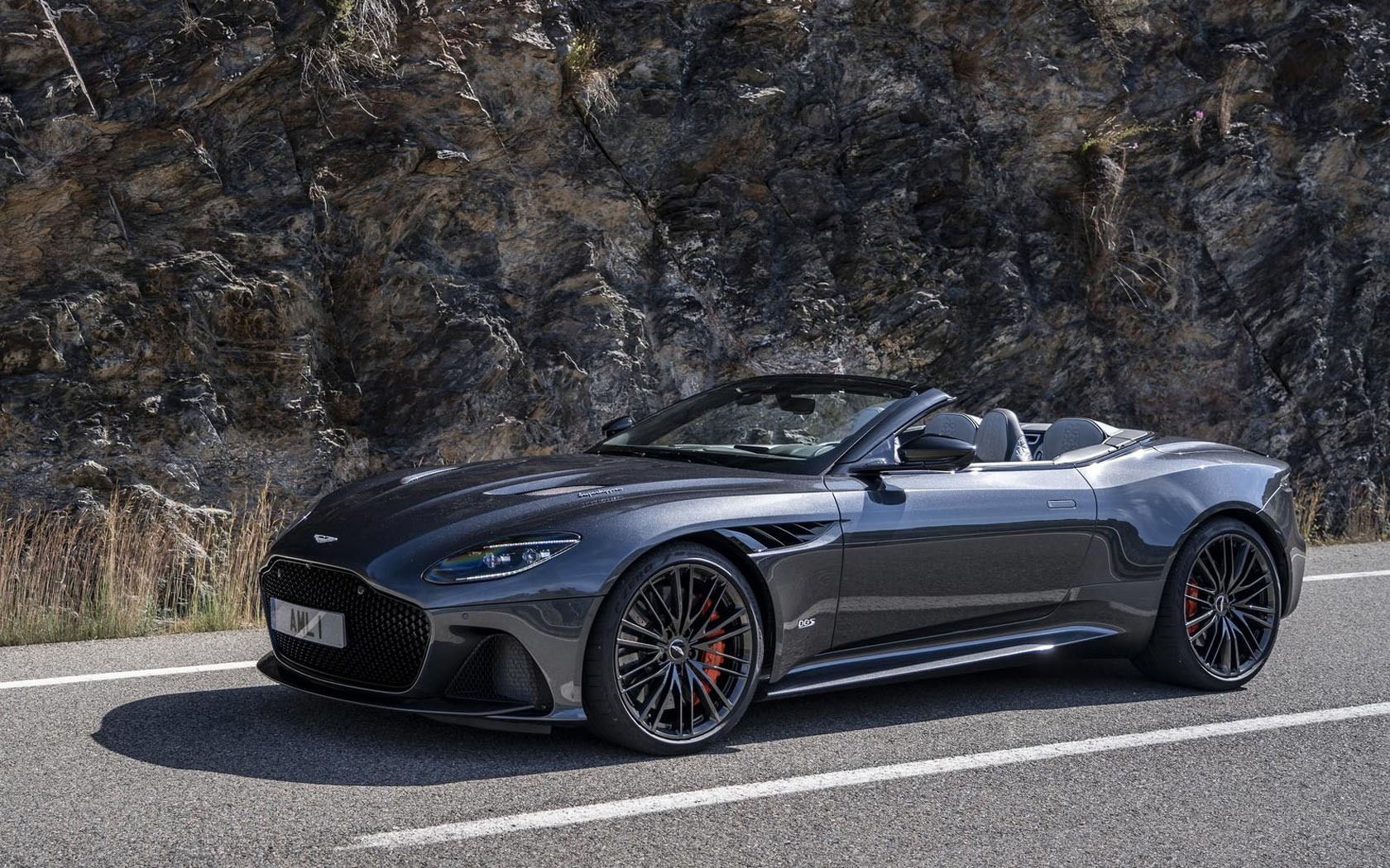  Aston Martin DBS Superleggera Volante 