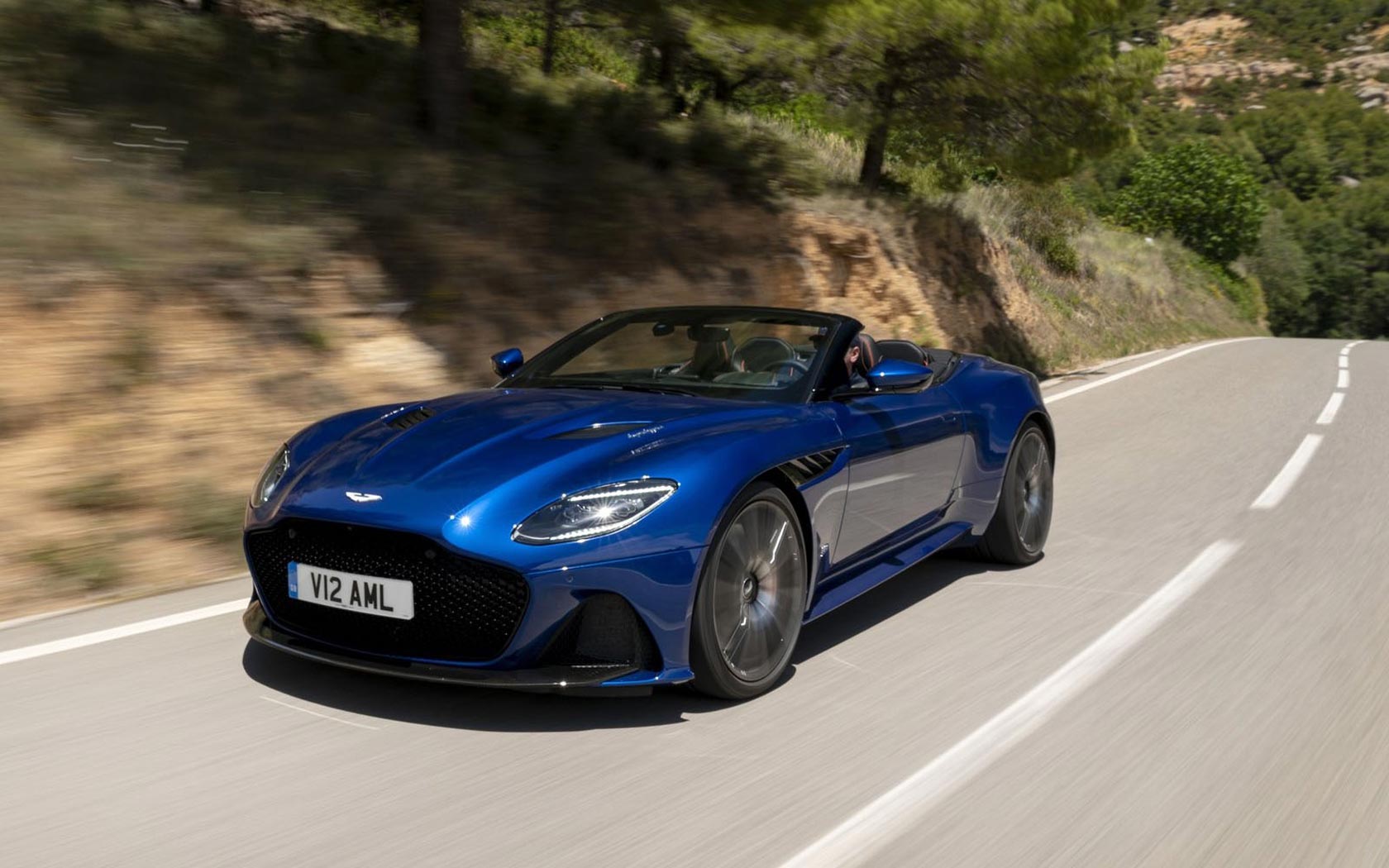  Aston Martin DBS Superleggera Volante 