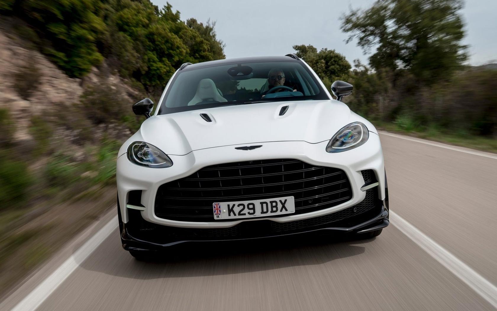  Aston Martin DBX707 