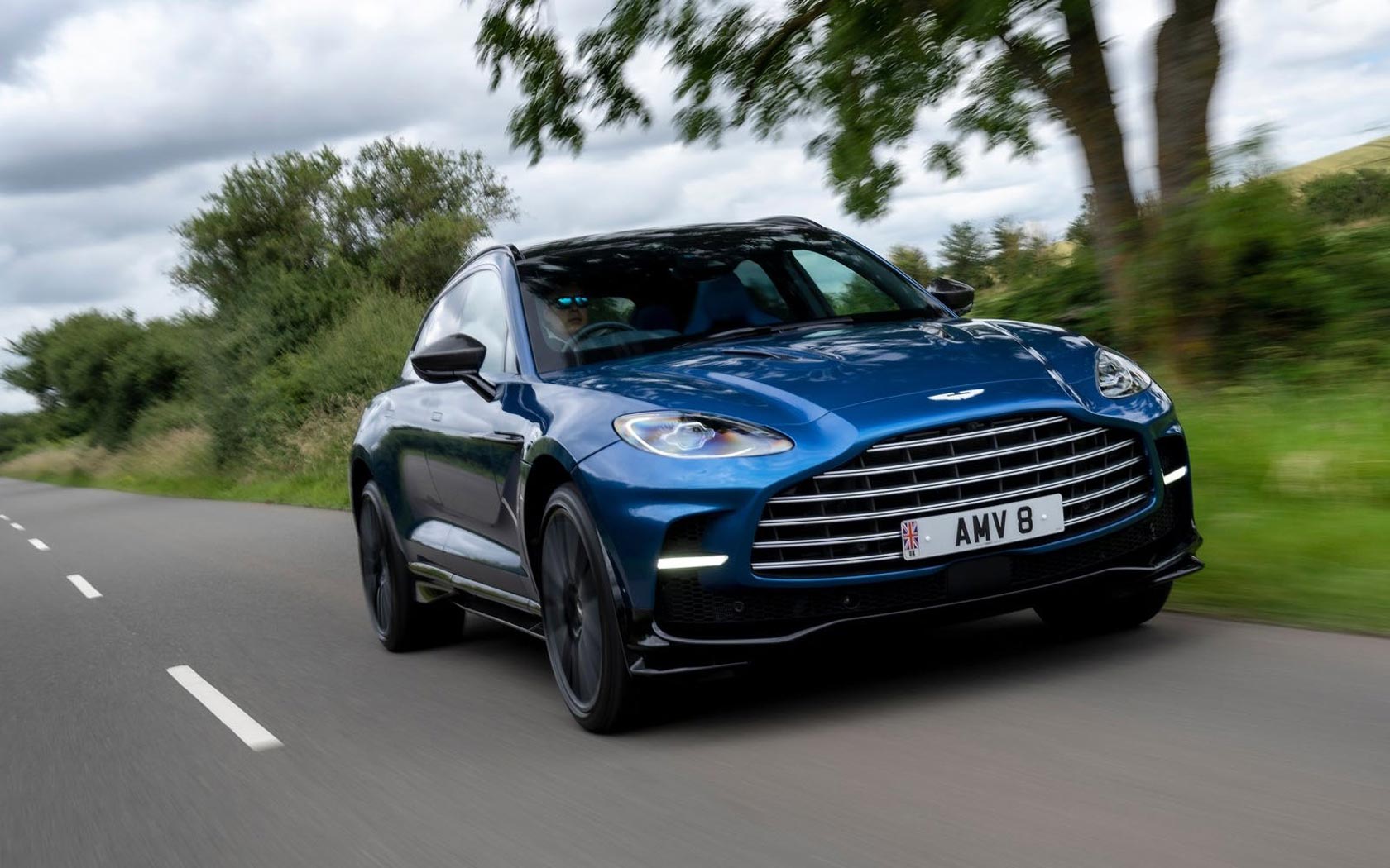  Aston Martin DBX707 