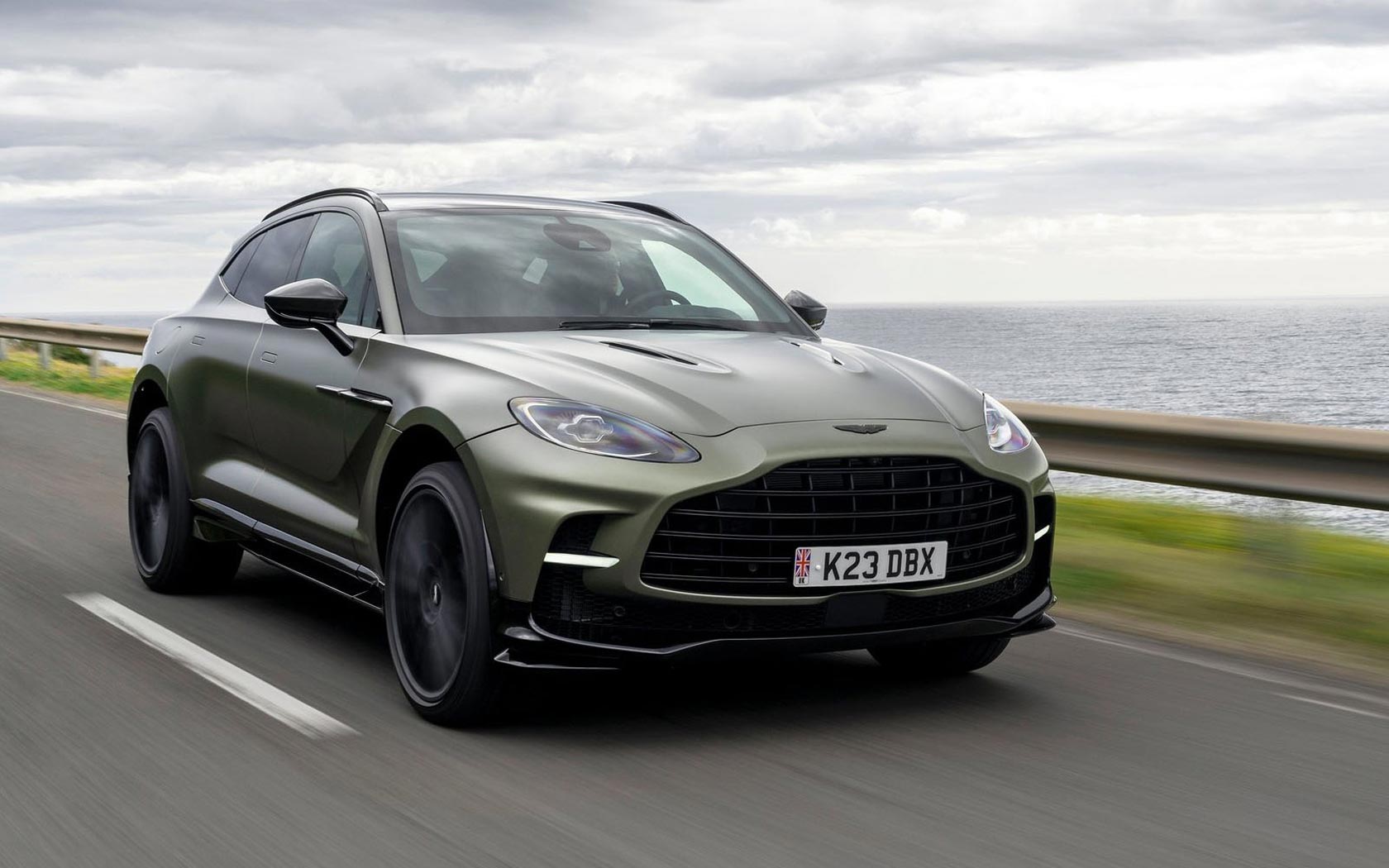  Aston Martin DBX707 