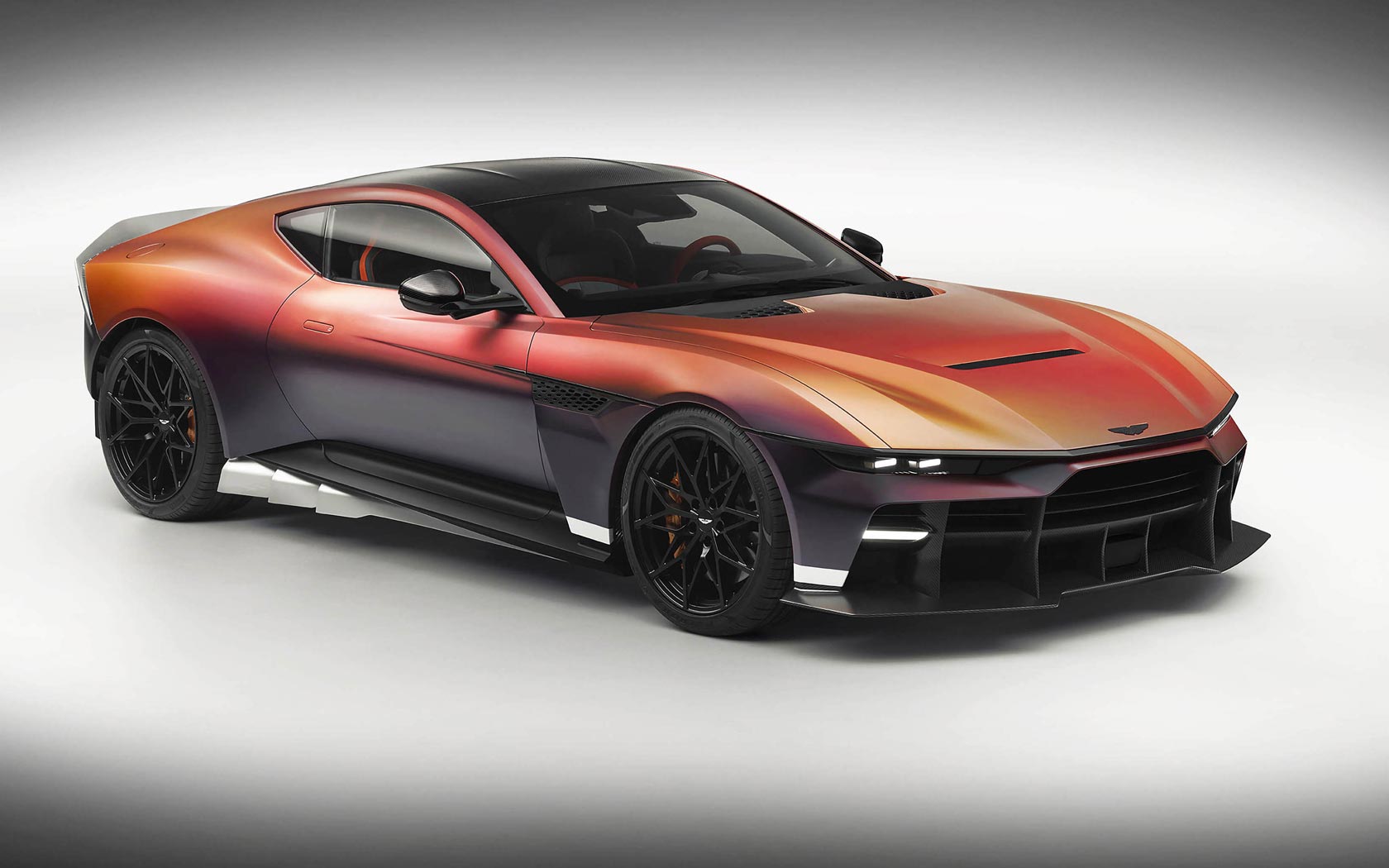 ���� Aston Martin Valen 