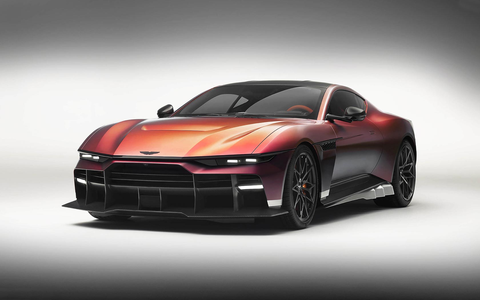 ���� Aston Martin Valen 