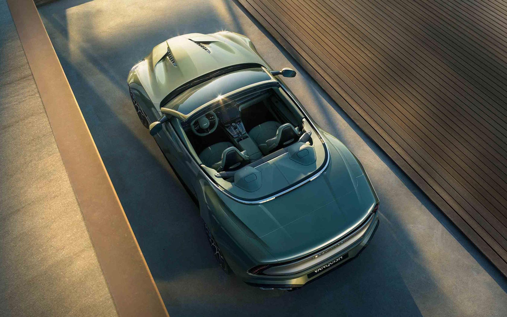  Aston Martin Vanquish Volante 