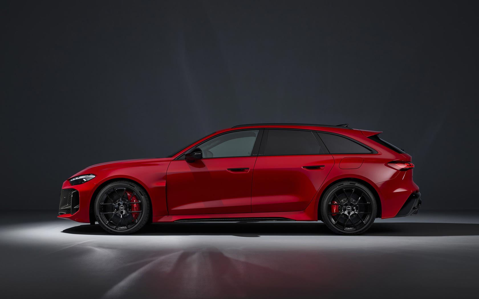 ���� Audi RS5 Avant 