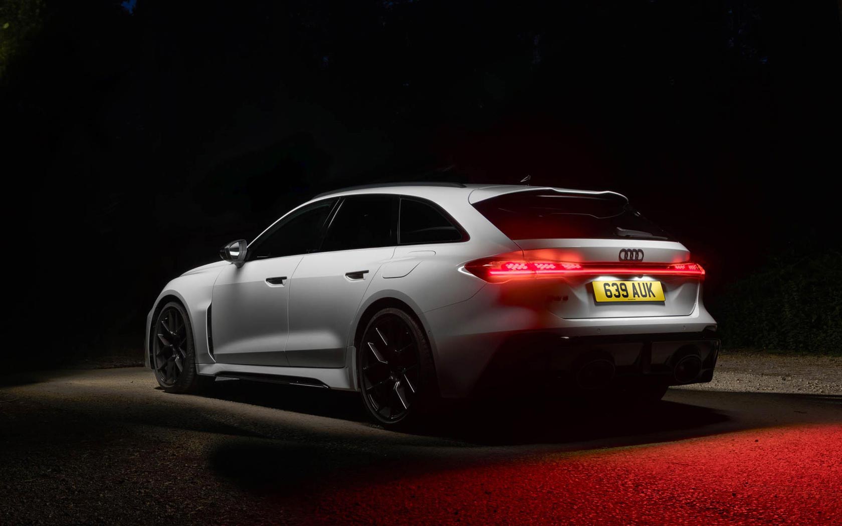���� Audi RS5 Avant 