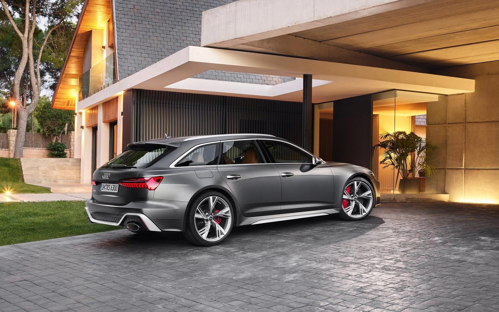  Audi RS6 Avant 