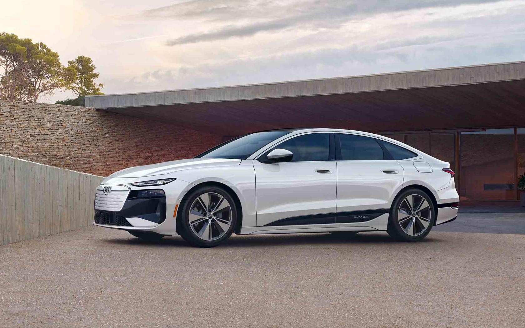  Audi A6 e-tron 