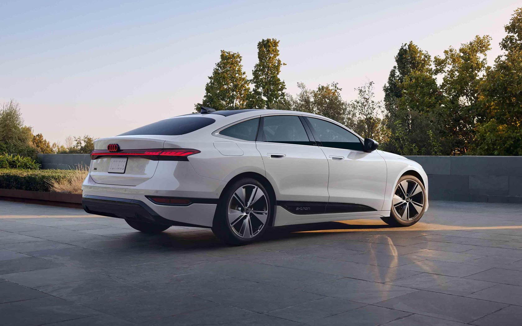  Audi A6 e-tron 