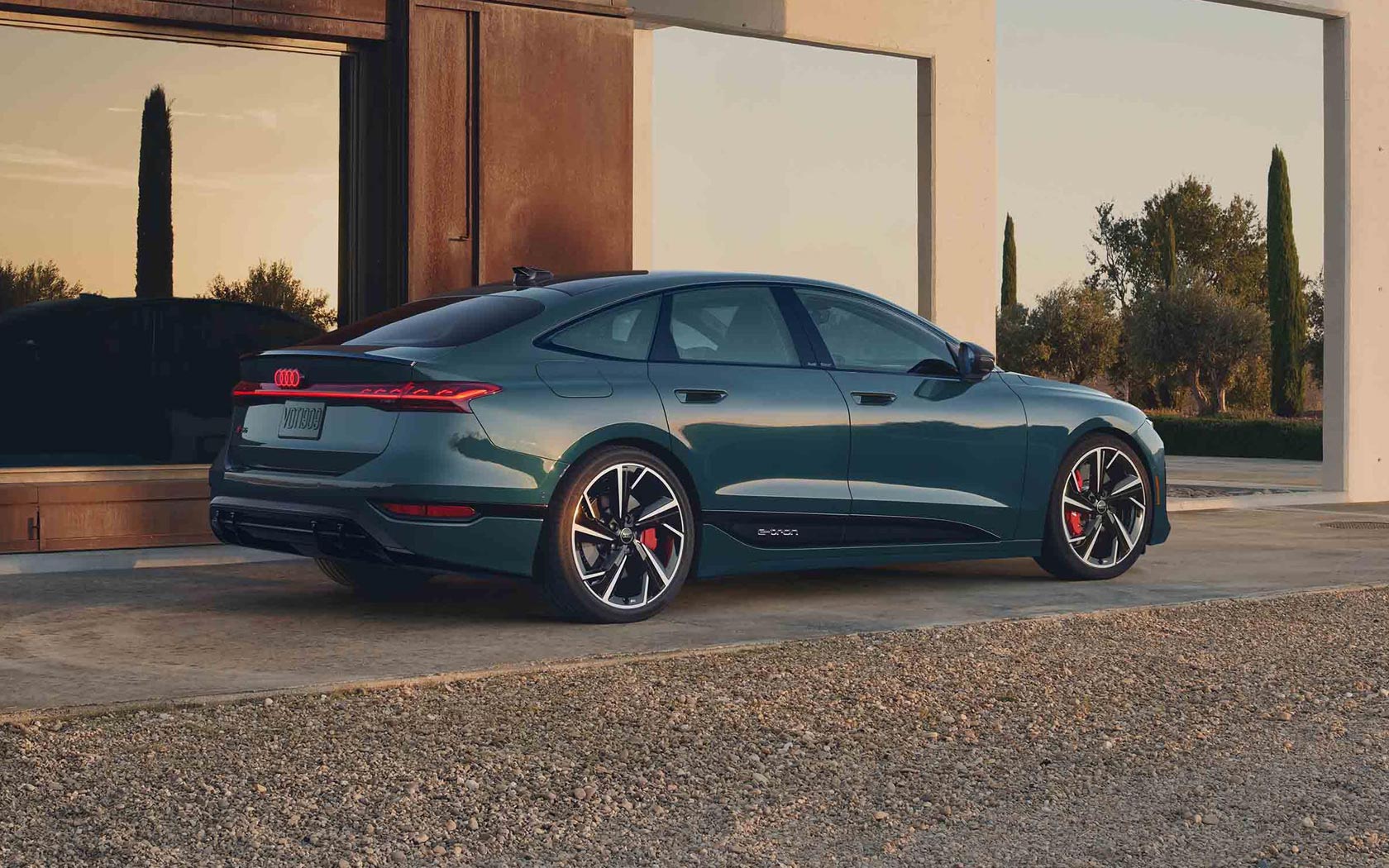  Audi S6 e-tron 