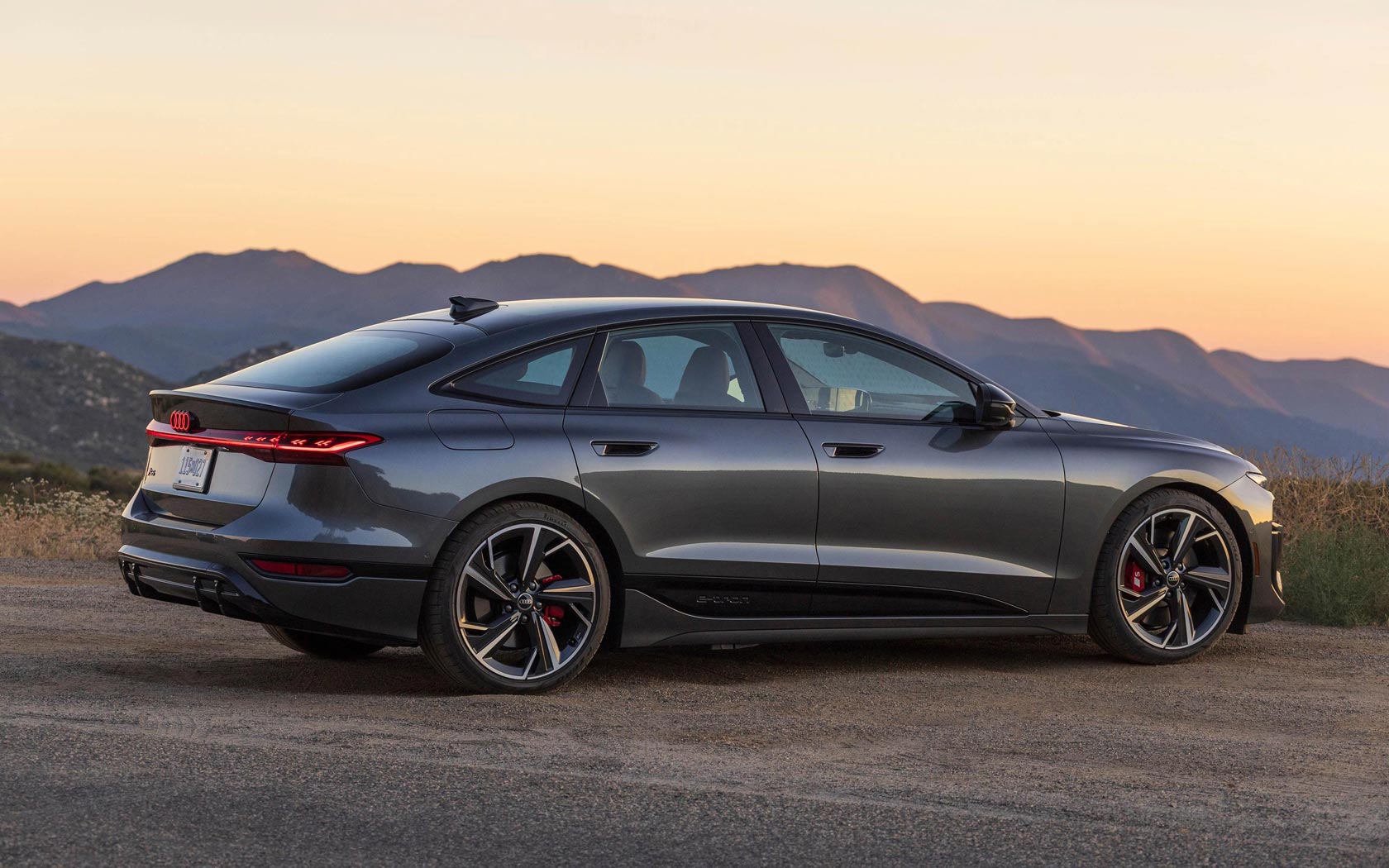 ���� Audi S6 e-tron 