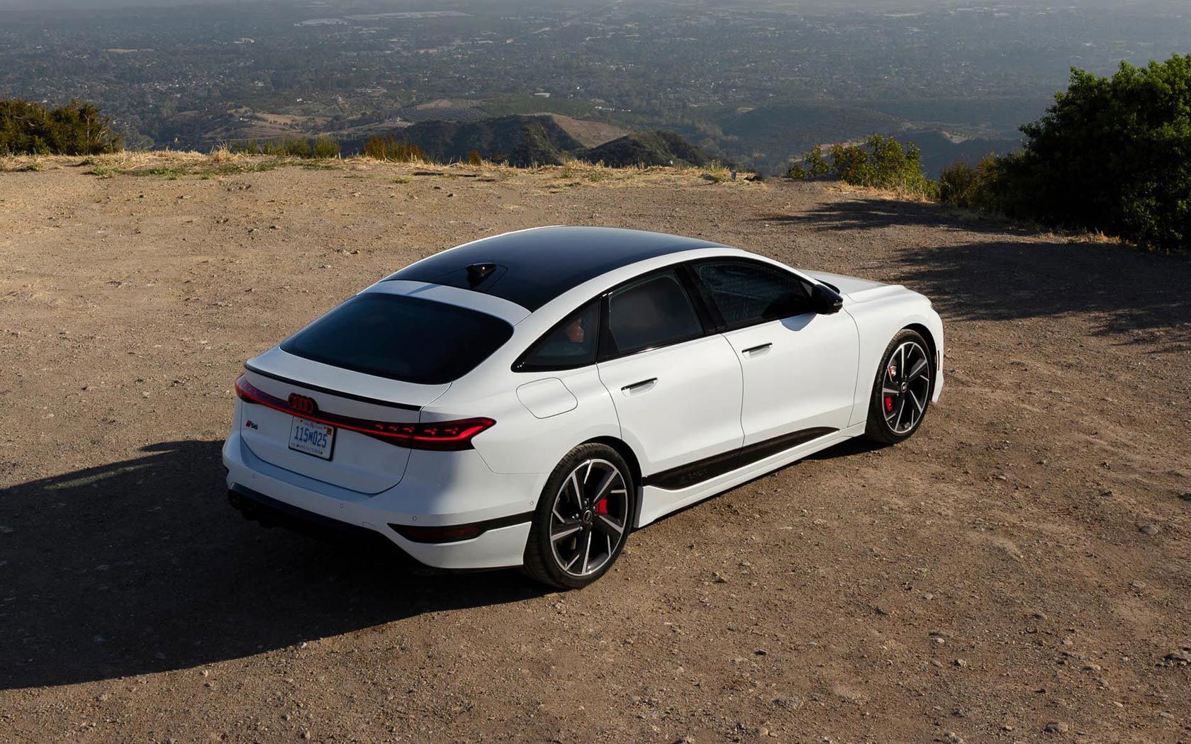 ���� Audi S6 e-tron 