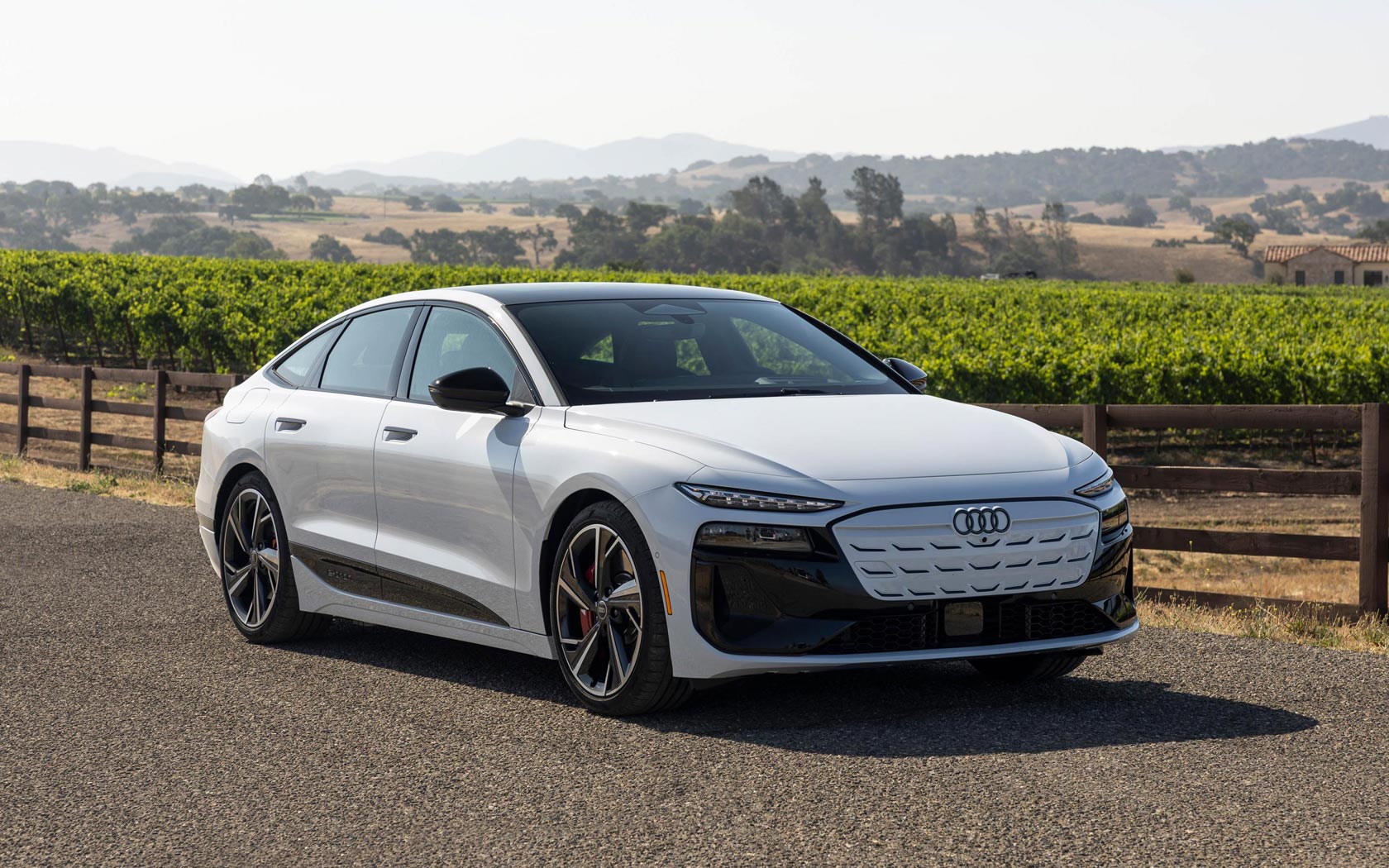 ���� Audi S6 e-tron 