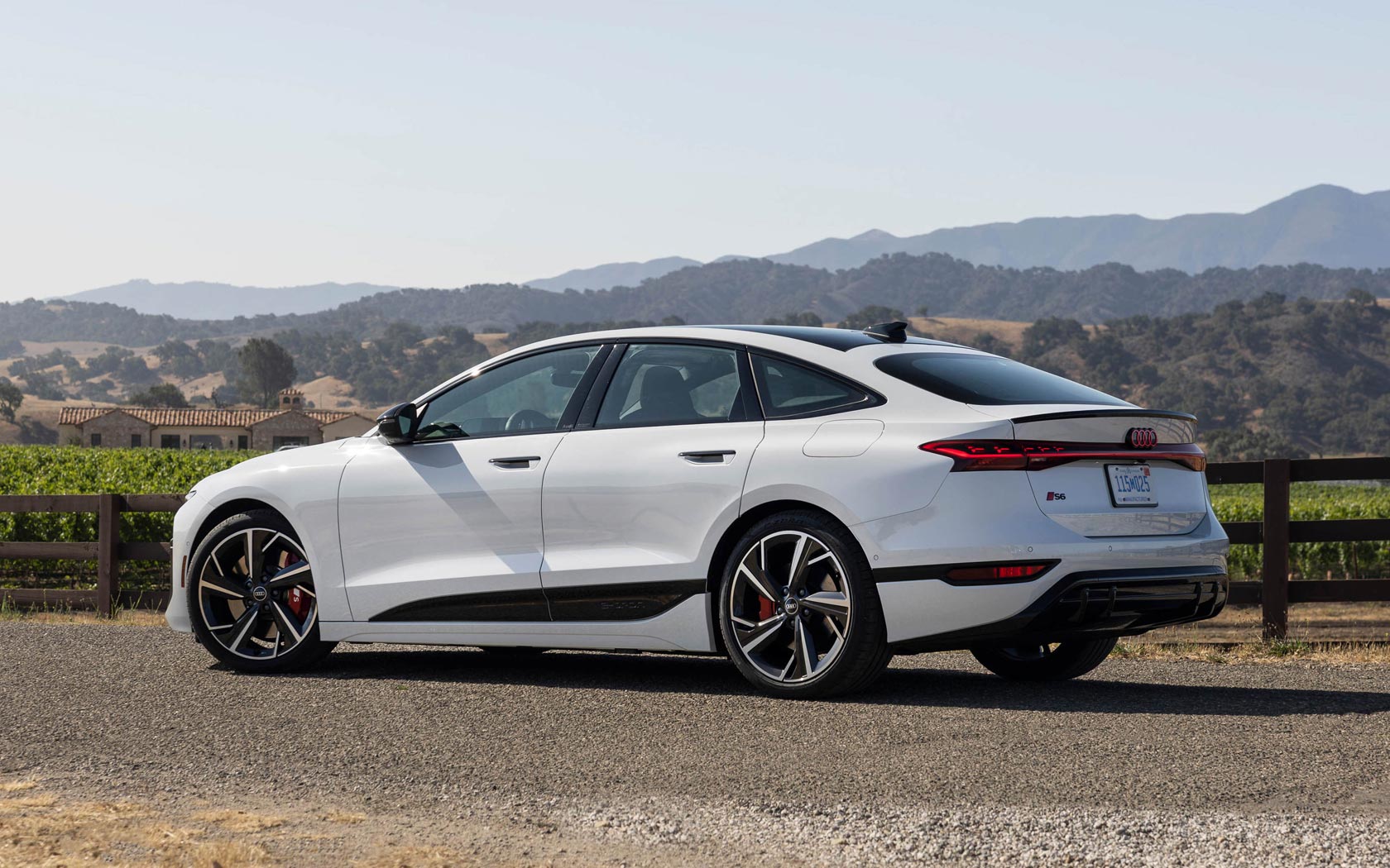 ���� Audi S6 e-tron 