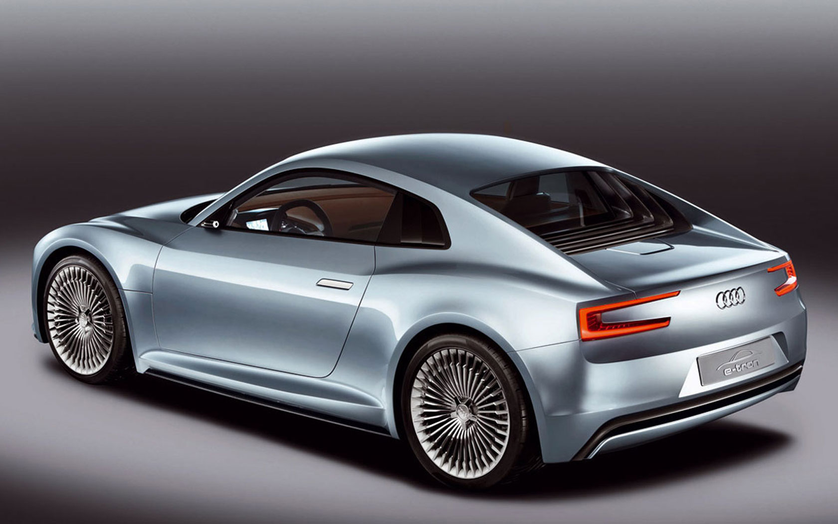  Audi E-tron Concept 