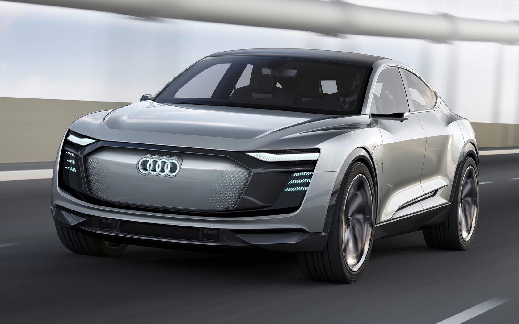  Audi E-tron Sportback Concept 