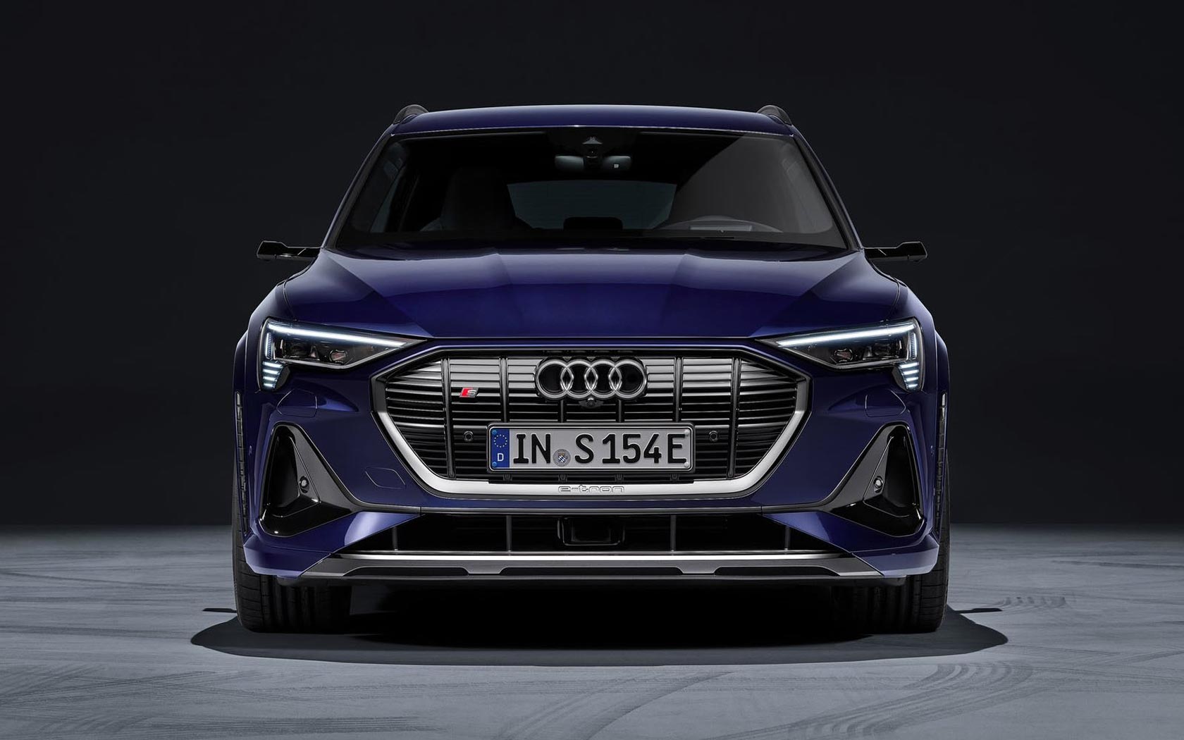 Audi E-tron S 