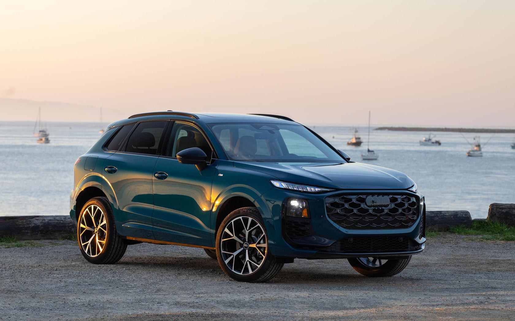 ���� Audi Q3 