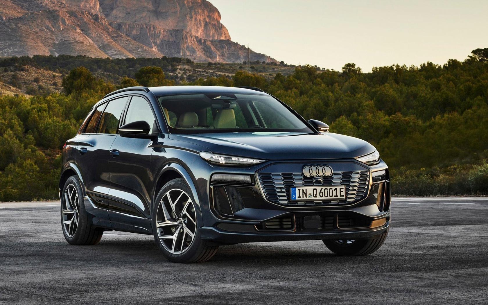  Audi Q6 e-tron 