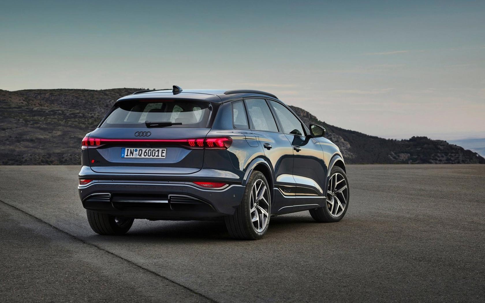  Audi Q6 e-tron 