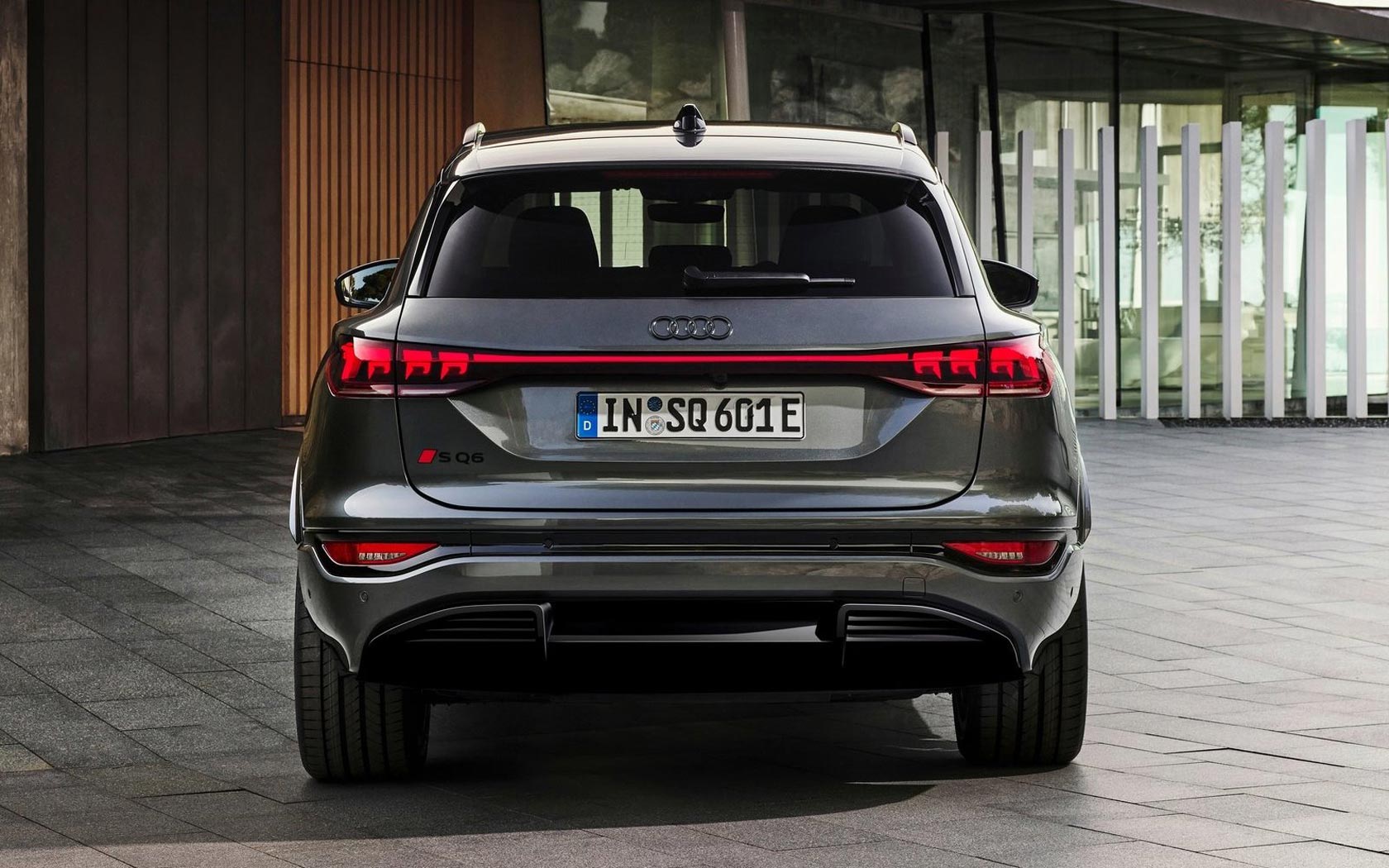  Audi SQ6 e-tron 