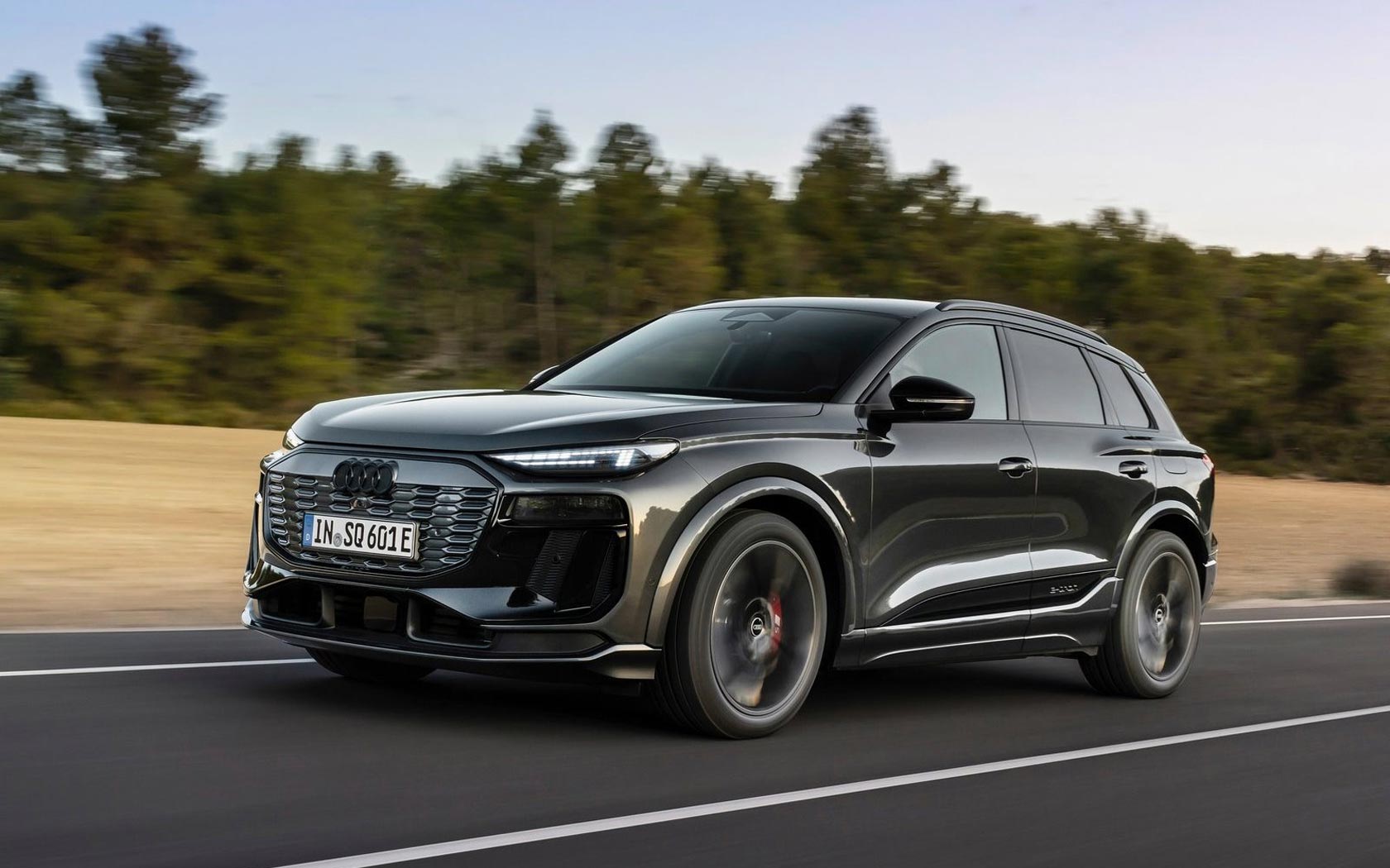  Audi SQ6 e-tron 