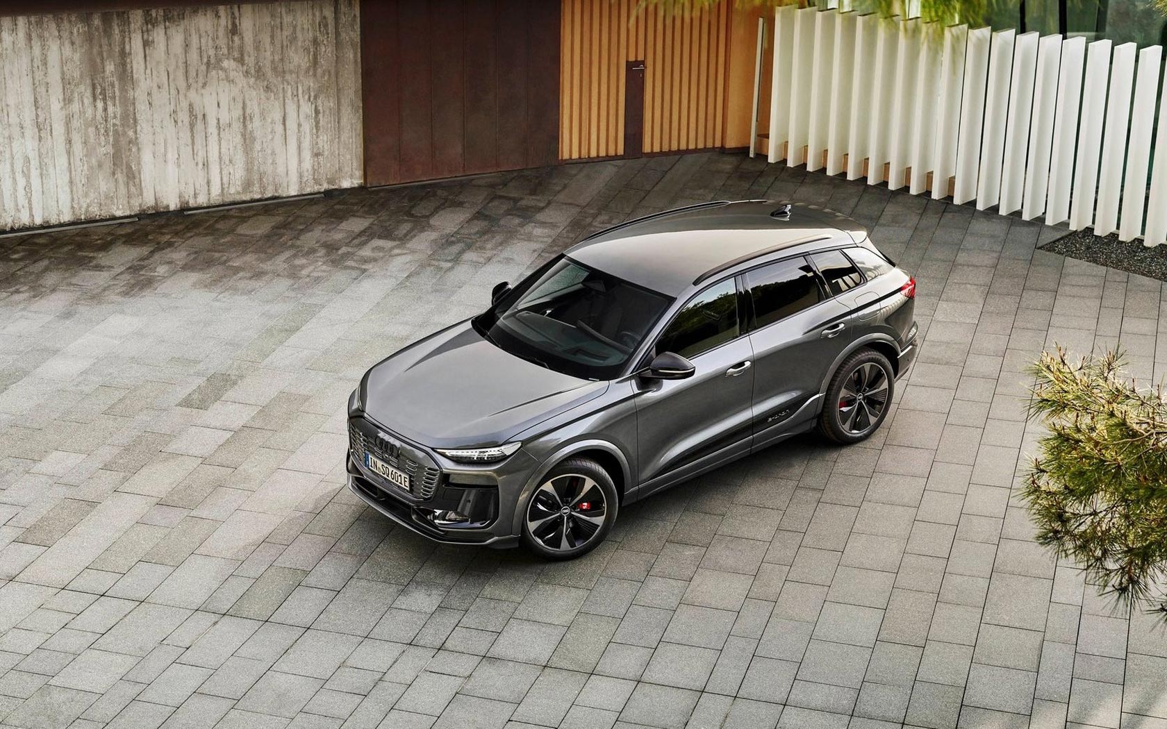  Audi SQ6 e-tron 