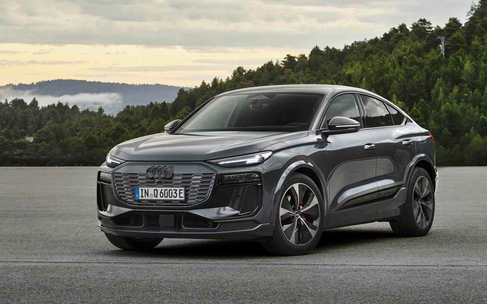  Audi Q6 Sportback e-tron 