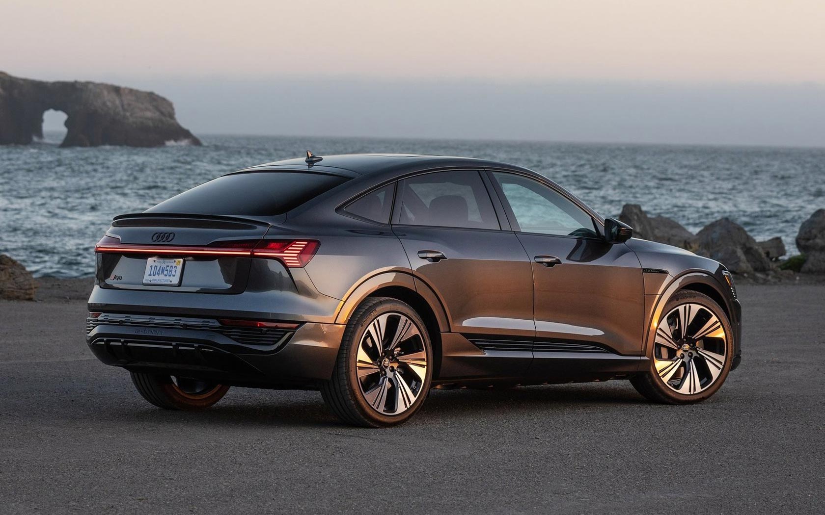  Audi Q8 Sportback e-tron 