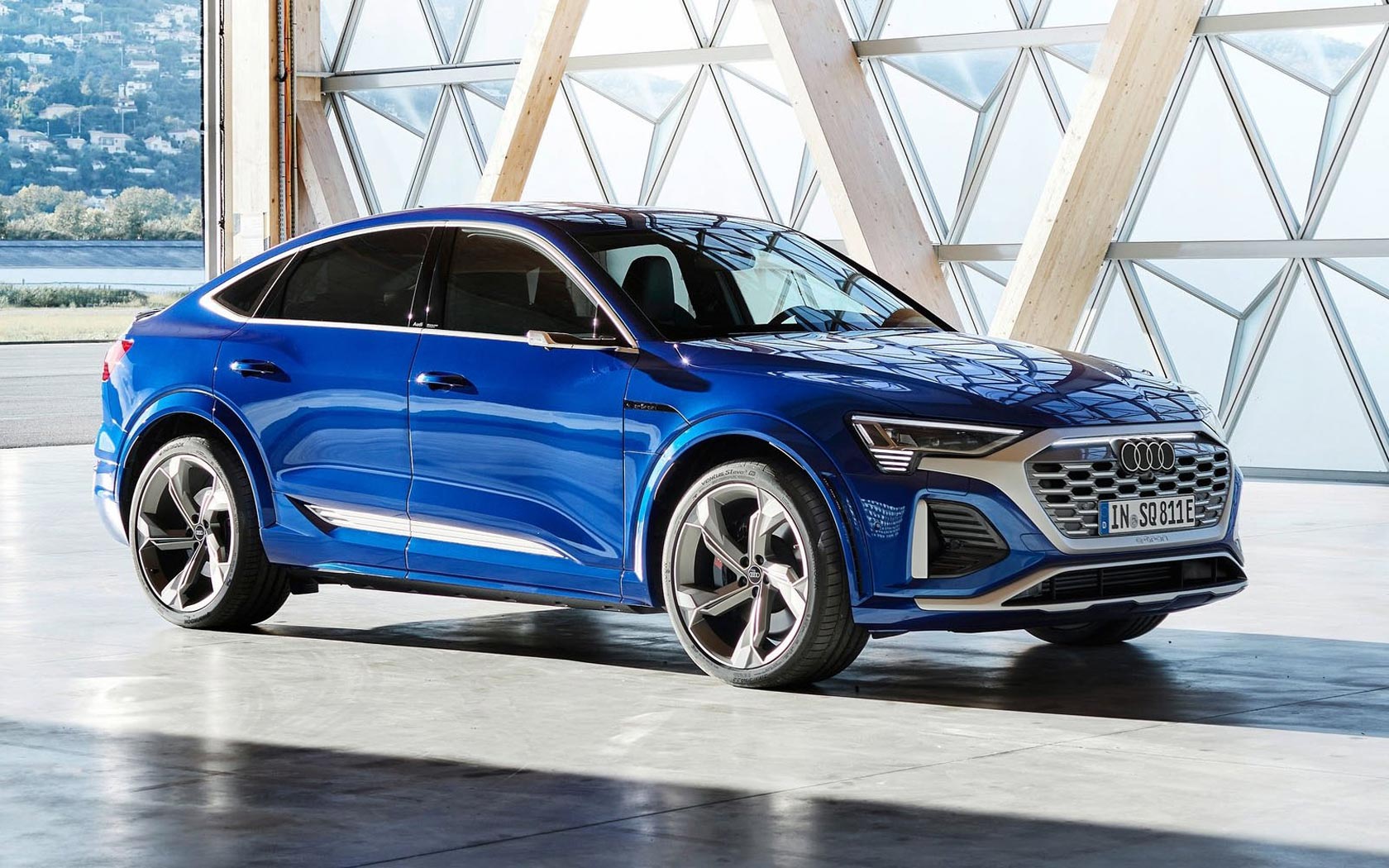  Audi SQ8 Sportback e-tron 