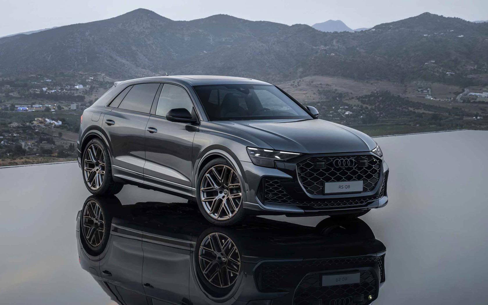  Audi RS Q8 