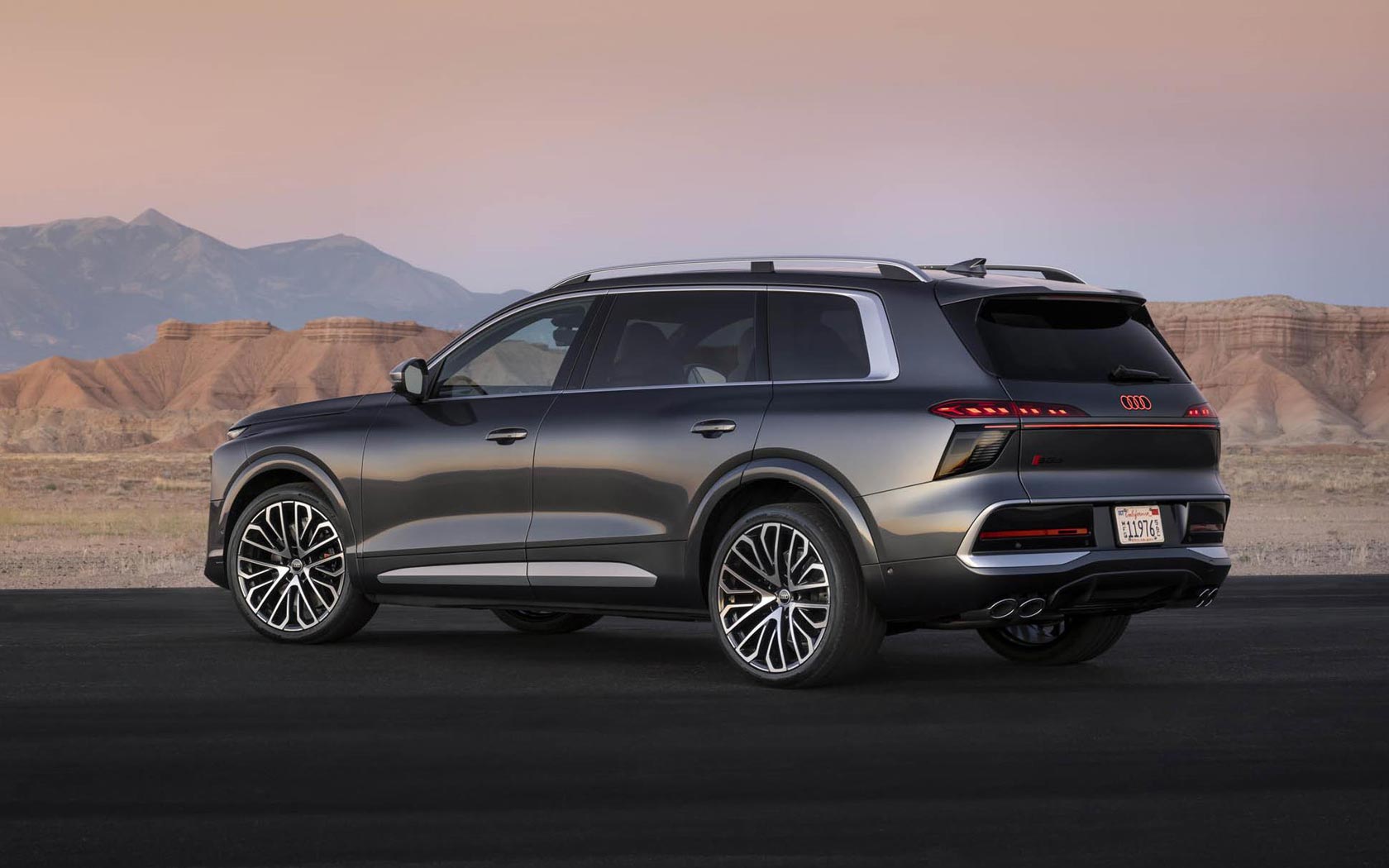 ���� Audi SQ9 