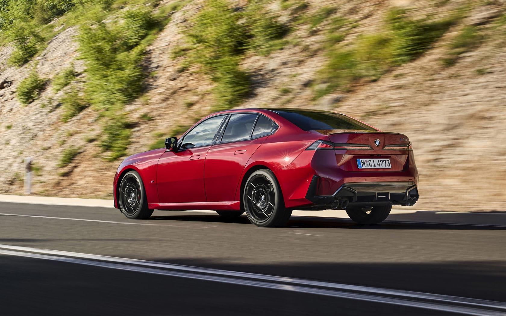 ���� BMW M350 